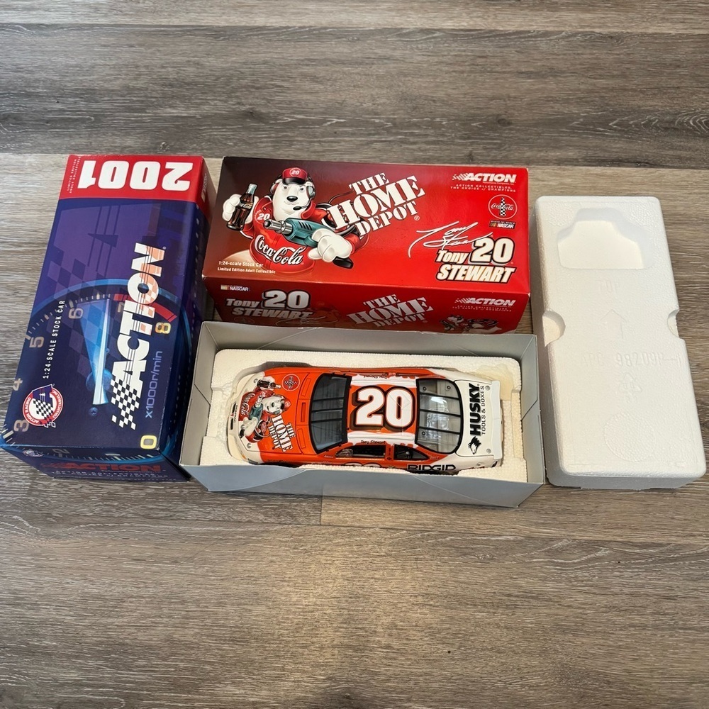 2001 Tony Stewart #20 Home Depot / Coca Cola Polar Bear - CWC 1/24 Scale Action
